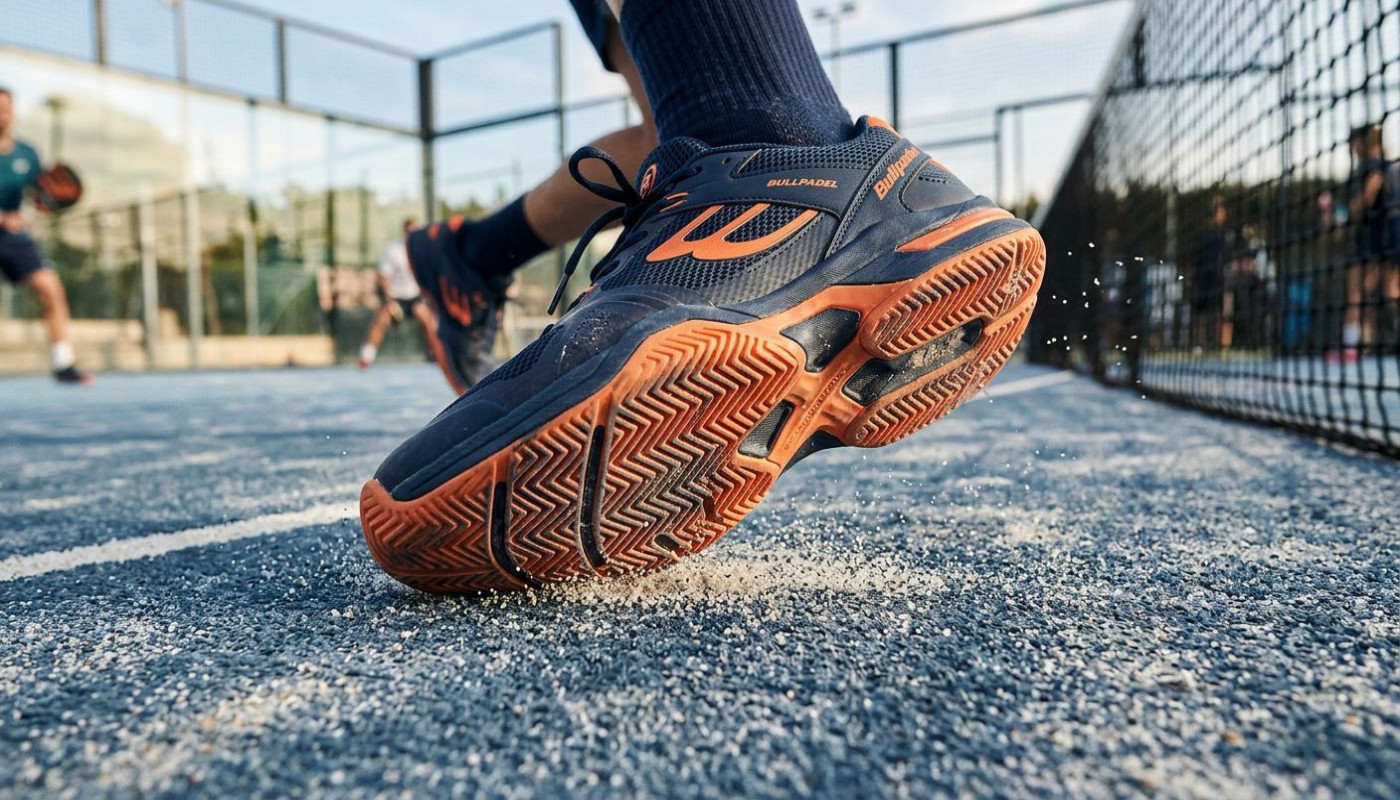 Come le scarpe adatte influenzano le prestazioni nel padel?